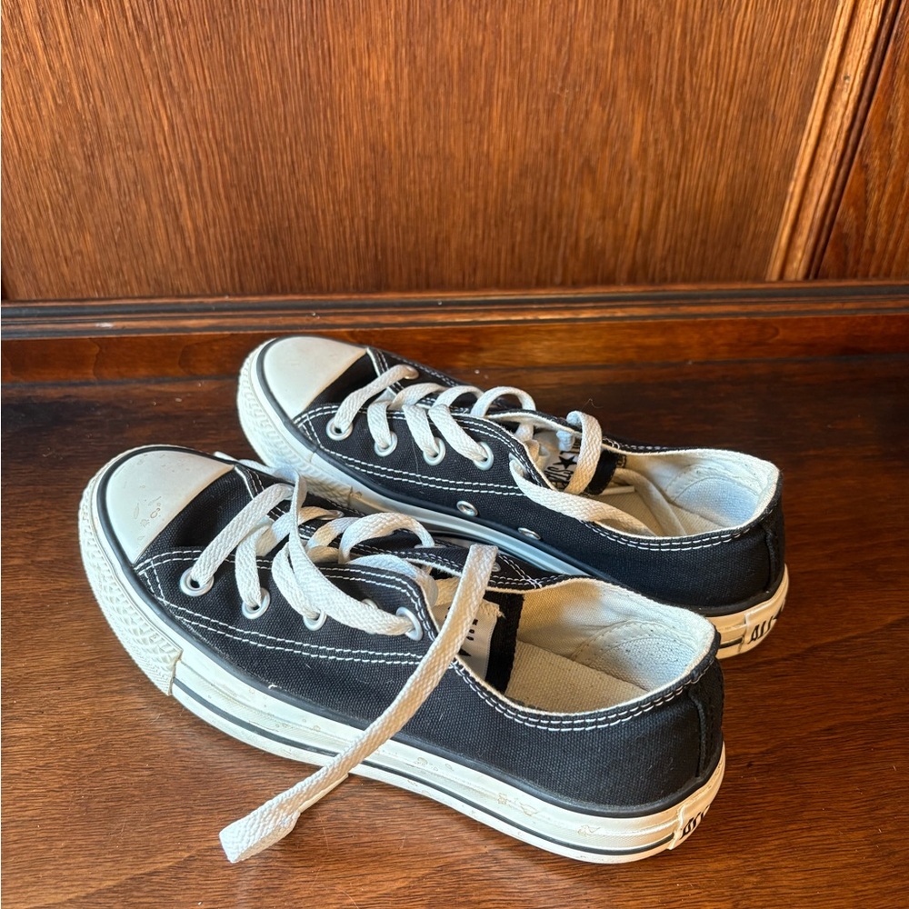 Converse Classic Sneakers, size 4 big kids/ size 6 women